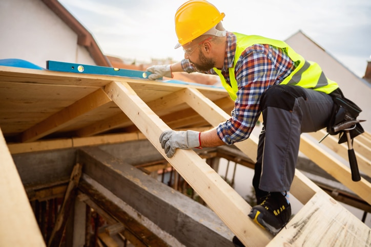 Should I Repair or Replace my Roof?